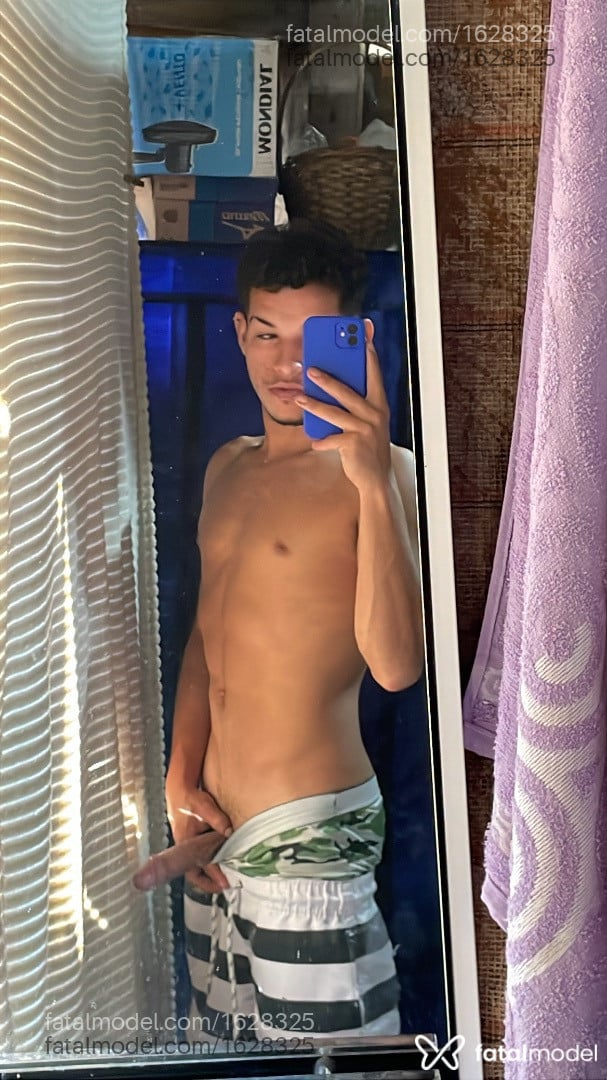 Acompanhante homem morena (o) de olhos castanhos - Lucas