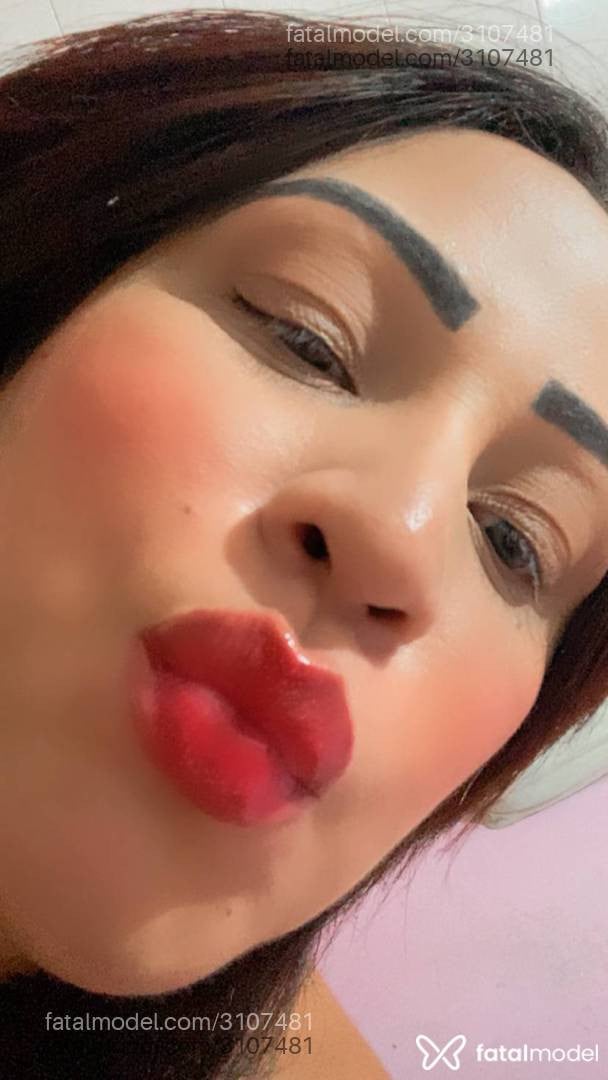 Acompanhante mulher com cabelo castanho de olhos pretos em Floriano - Sol