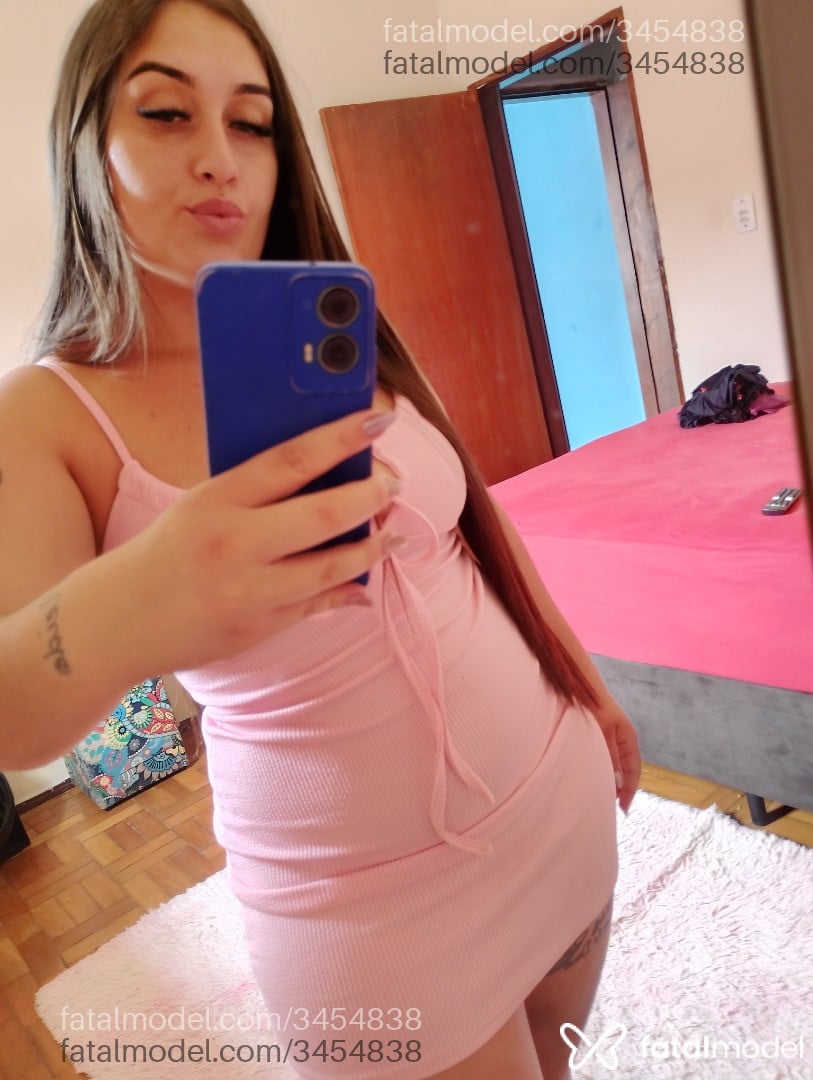 Acompanhante mulher com cabelo castanho de olhos castanhos - Lunna