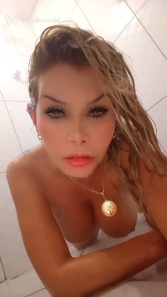 Acompanhante mulher loira (o) de olhos castanhos - Luiza Alves Acompanhante mulher loira (o) de olhos castanhos - Luiza Alves