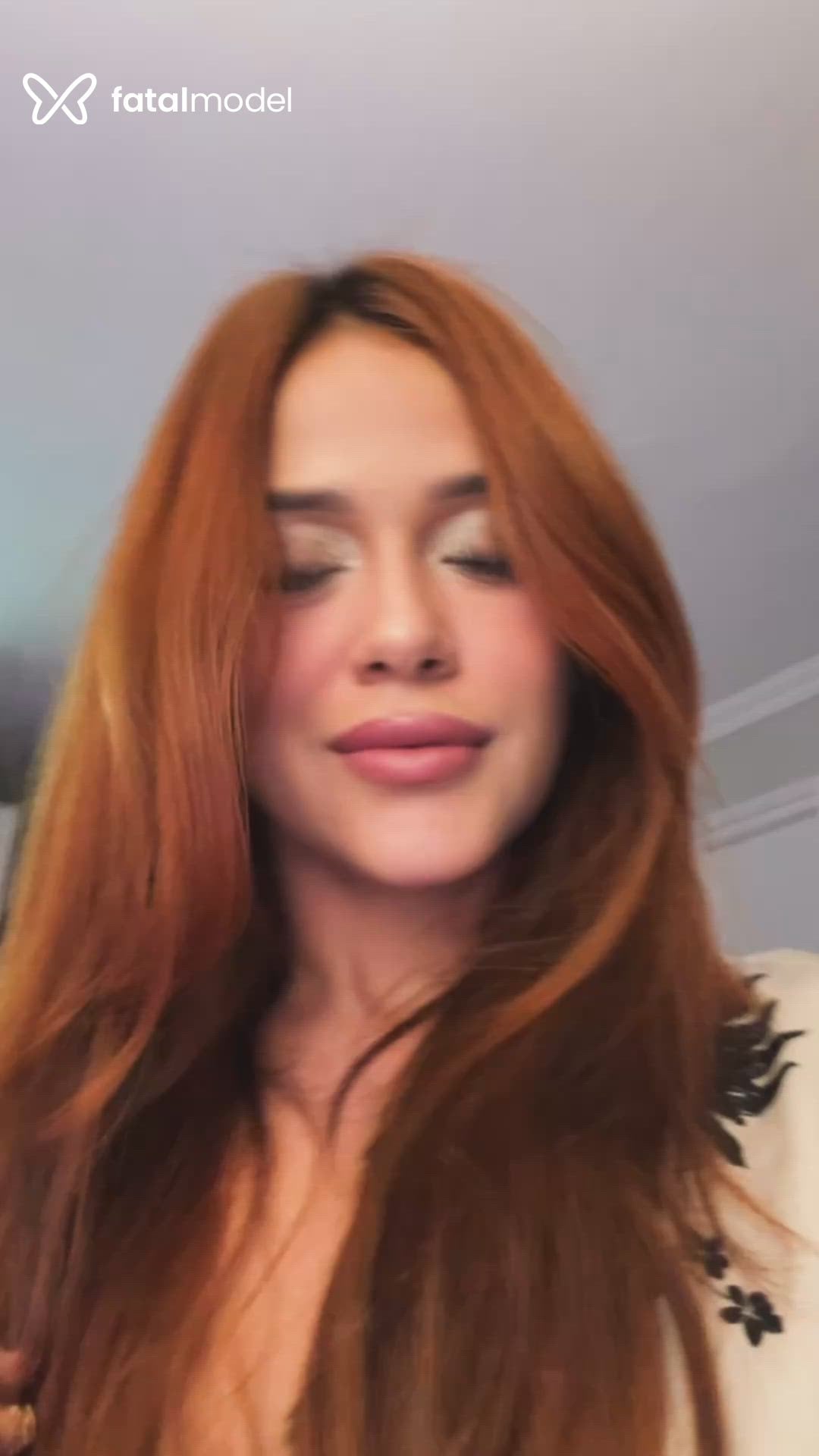 Acompanhante mulher ruiva (o) de olhos castanhos - Marii Liss