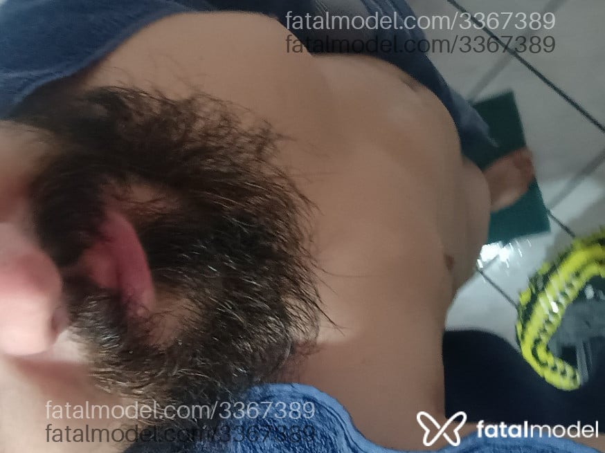 Acompanhante homem com cabelo castanho de olhos castanhos - Renato