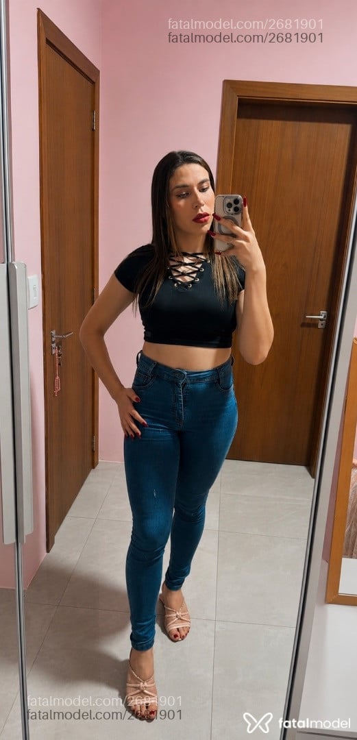 Acompanhante mulher trans morena (o) de olhos castanhos - Pati