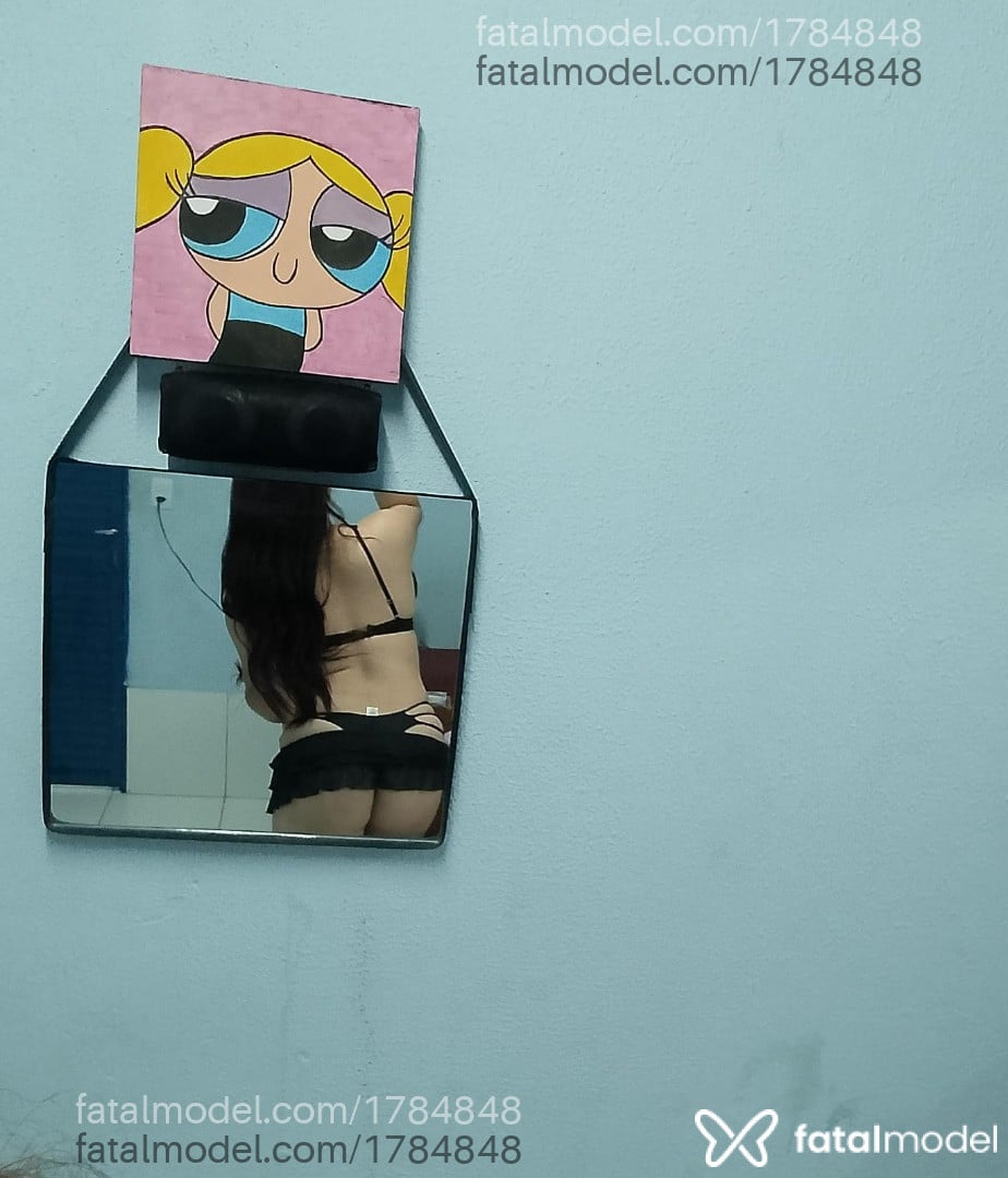 Acompanhante mulher trans ruiva (o) de olhos castanhos - Milaa