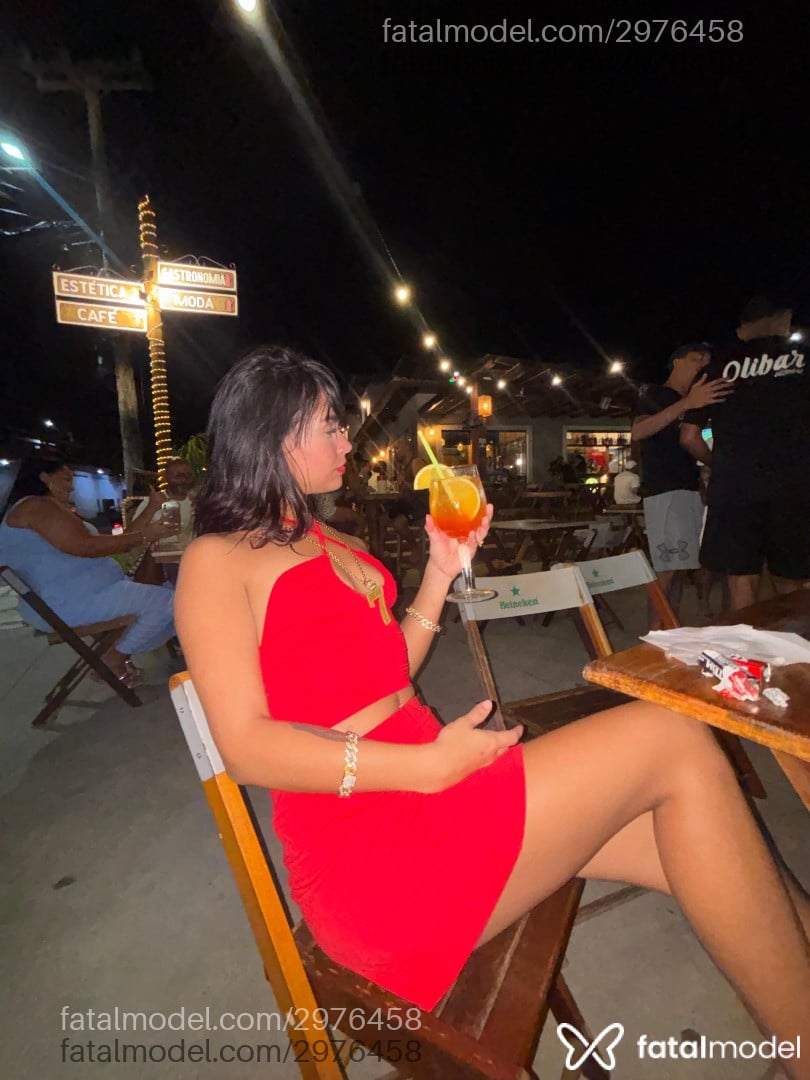 Acompanhante mulher morena (o) de olhos castanhos - Bella