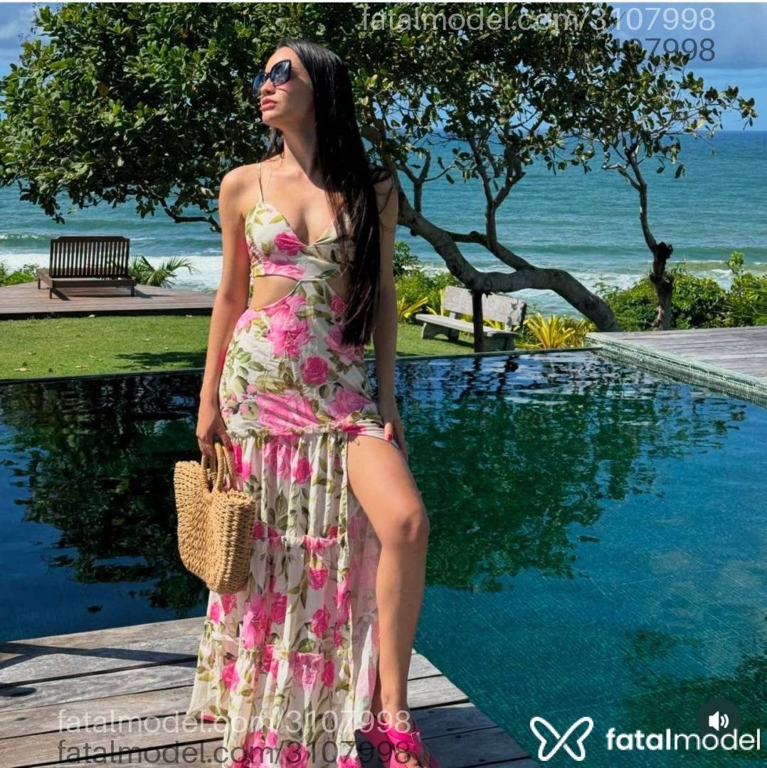 Acompanhante mulher morena (o) de olhos castanhos - Iza Kin