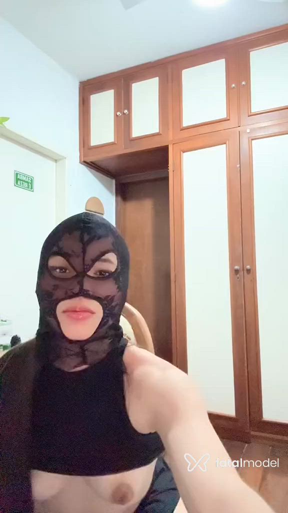 Acompanhante mulher morena (o) de olhos castanhos - Iza Kin Acompanhante mulher morena (o) de olhos castanhos - Iza Kin