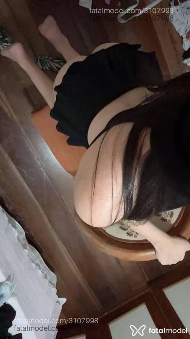 Acompanhante mulher morena (o) de olhos castanhos - Iza Kin Acompanhante mulher morena (o) de olhos castanhos - Iza Kin