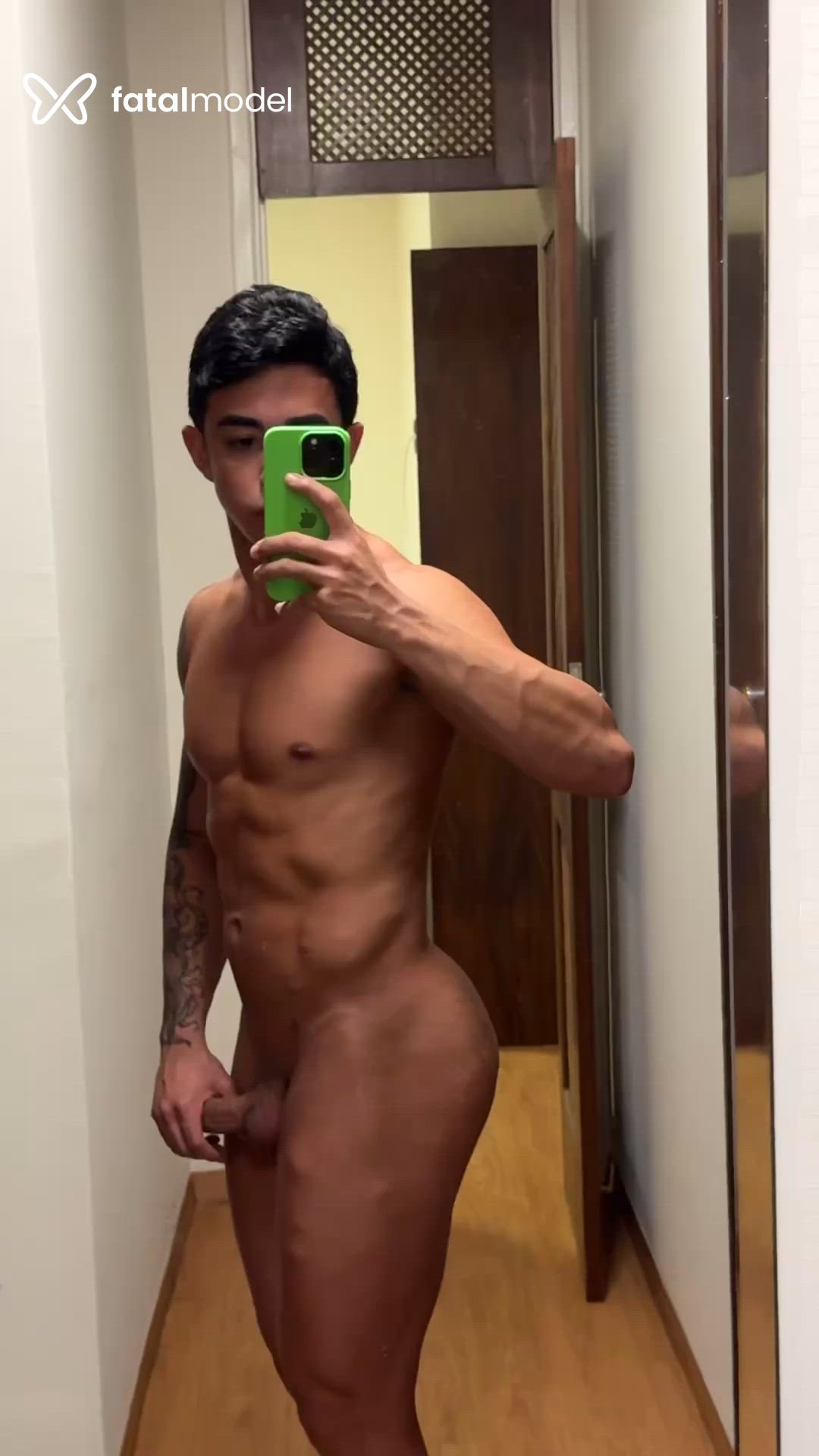 Acompanhante homem morena (o) de olhos castanhos - Lucas Mineiro