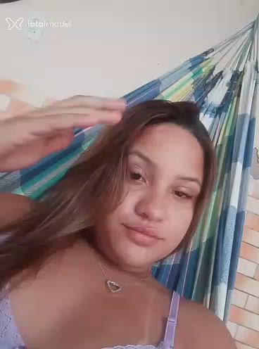 Acompanhante mulher com cabelo castanho de olhos castanhos - Thalita