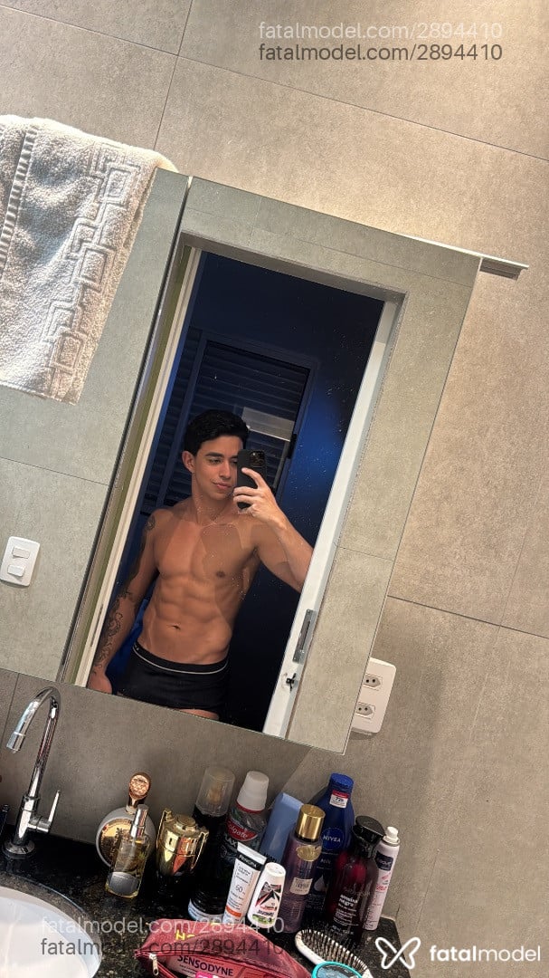 Acompanhante homem morena (o) de olhos castanhos - Lucas Mineiro