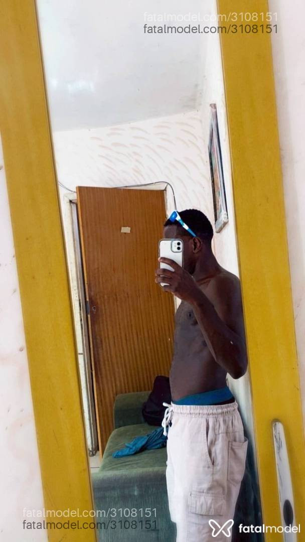 Acompanhante homem sem cabelo de olhos pretos em Juiz de Fora - João Gomes
