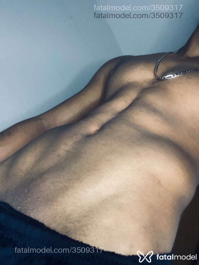 Acompanhante homem morena (o) de olhos castanhos - Ângelo Acompanhante homem morena (o) de olhos castanhos - Ângelo