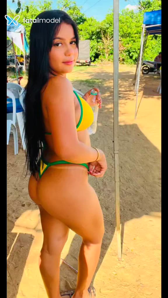 Acompanhante mulher morena (o) de olhos castanhos - Bruna