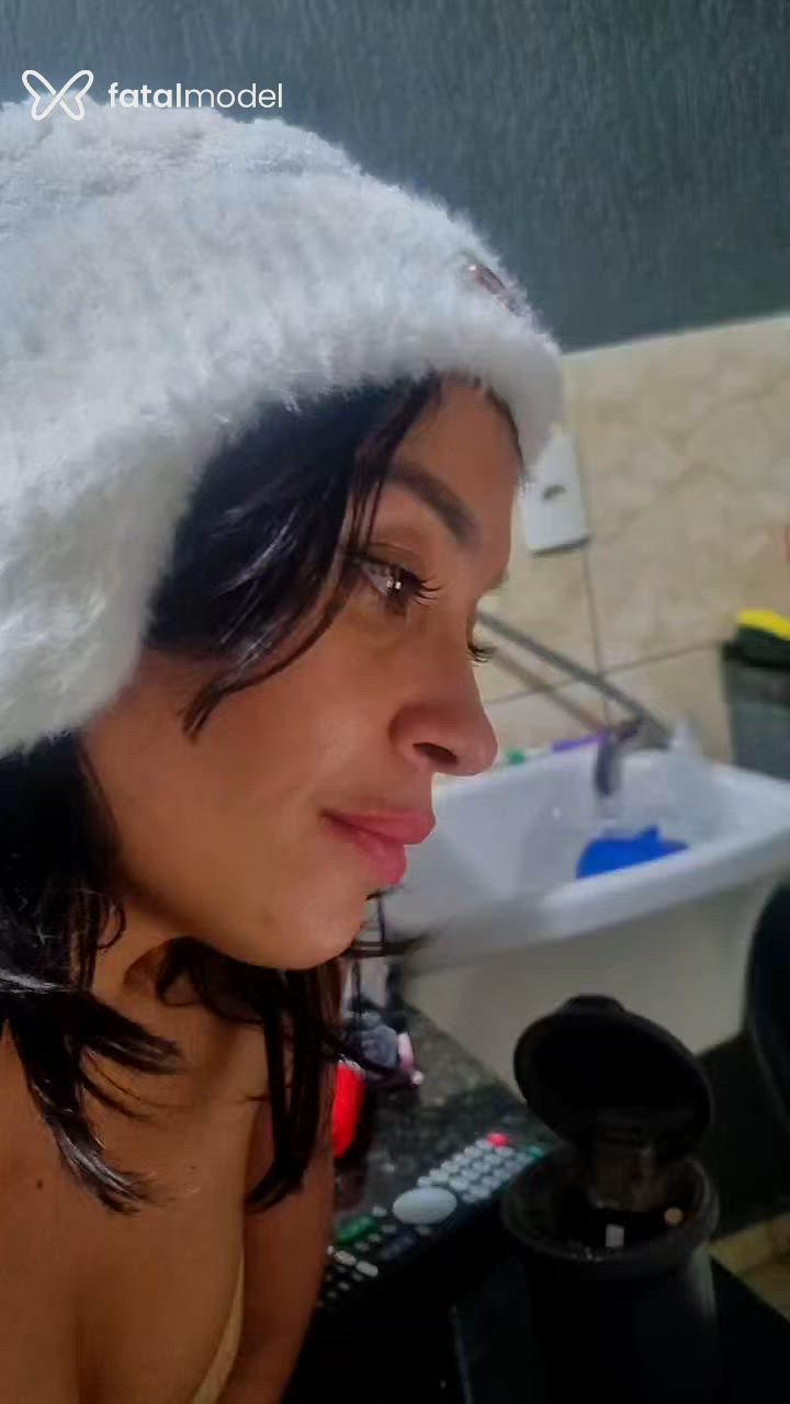 Acompanhante mulher morena (o) de olhos castanhos - Larissa