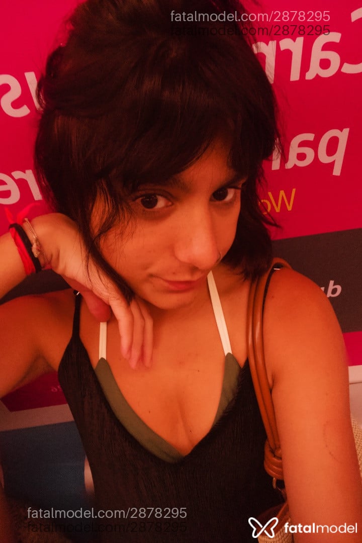 Acompanhante mulher trans morena (o) de olhos mel - Mavis