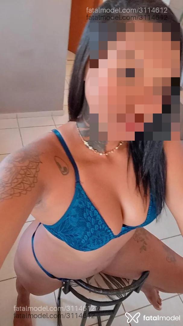 Acompanhante mulher morena (o) de olhos castanhos - Mia Albuquerque