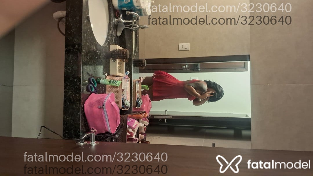 Acompanhante mulher morena (o) de olhos pretos - Mariana