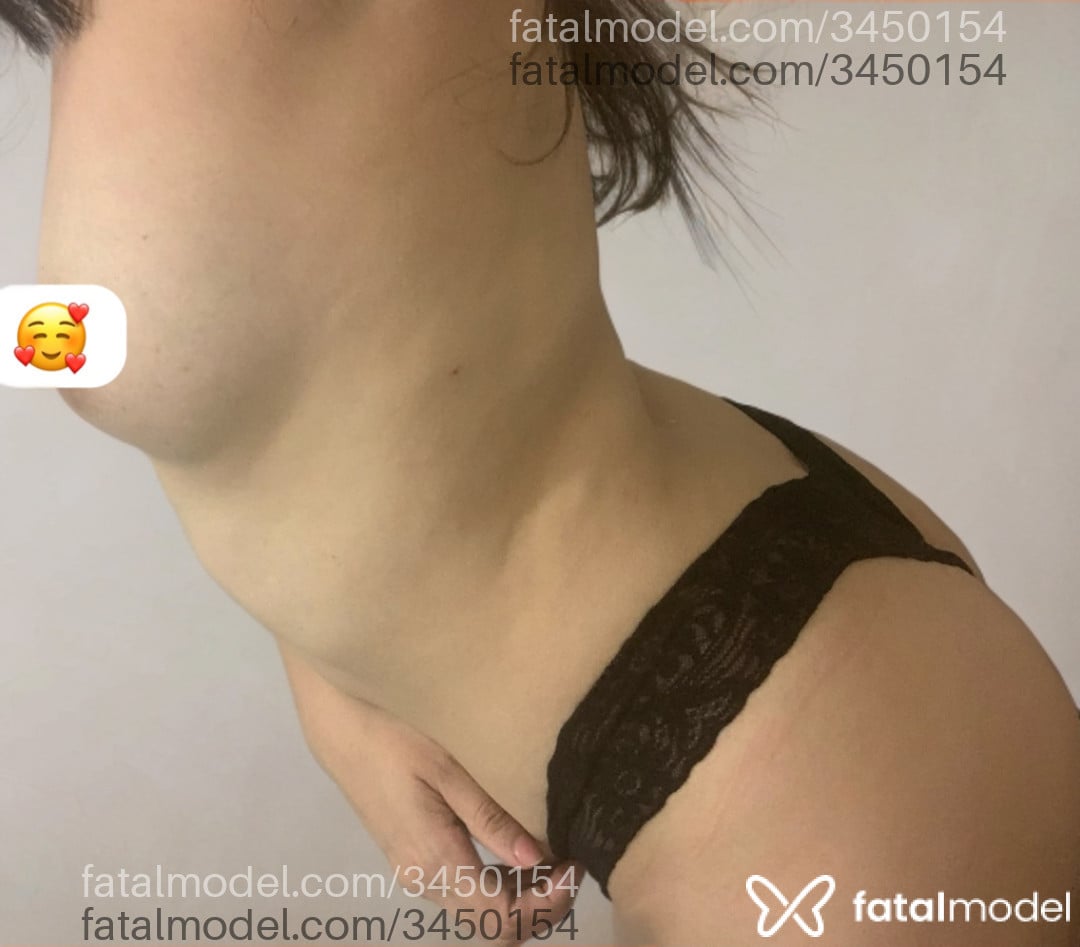 Acompanhante mulher morena (o) de olhos pretos - Clara