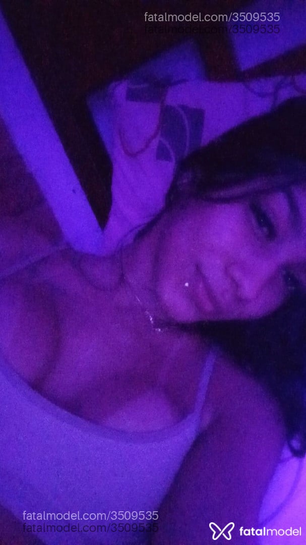 Acompanhante mulher morena (o) de olhos castanhos - Luana Acompanhante mulher morena (o) de olhos castanhos - Luana