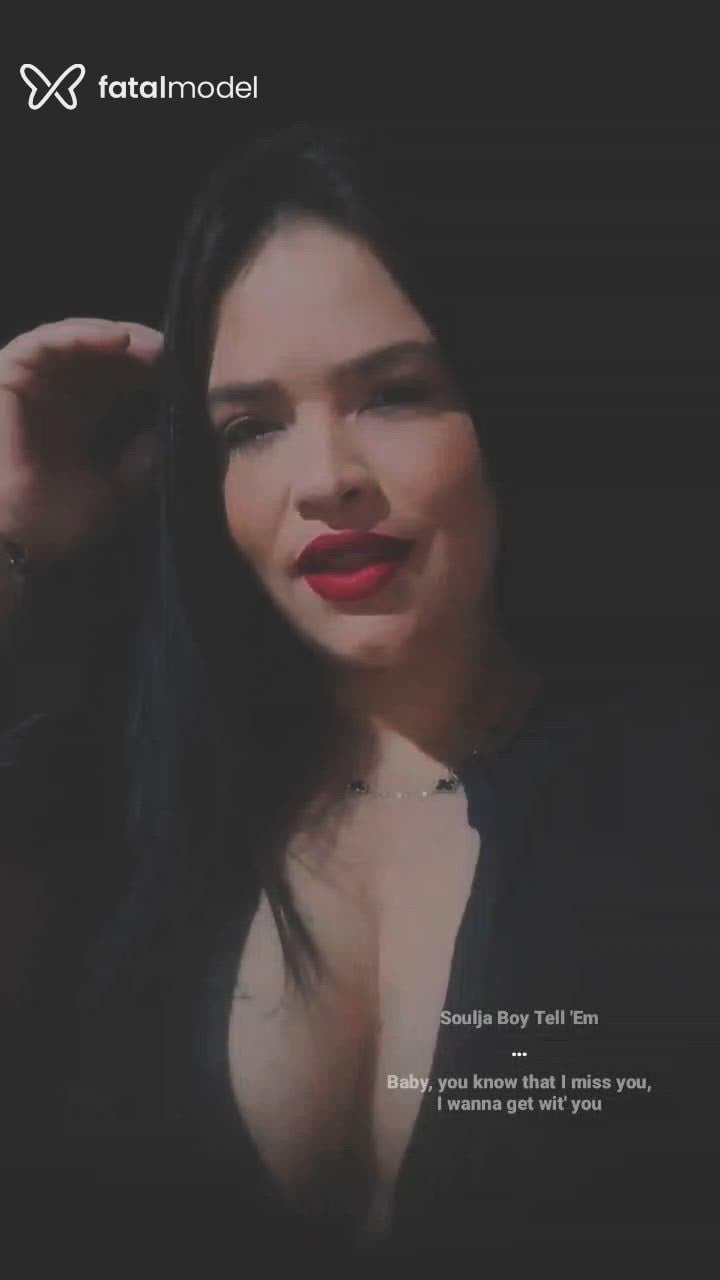 Acompanhante mulher morena (o) de olhos mel - Naaah