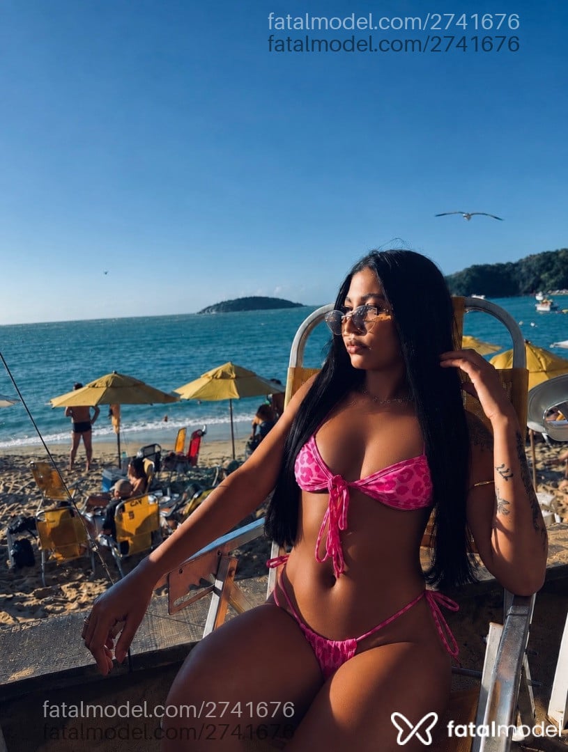 Acompanhante mulher ruiva (o) de olhos castanhos - Melissa