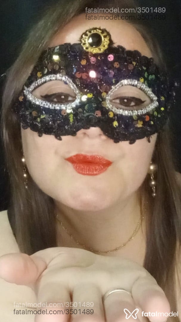 Acompanhante mulher loira (o) de olhos castanhos - BrendaWife