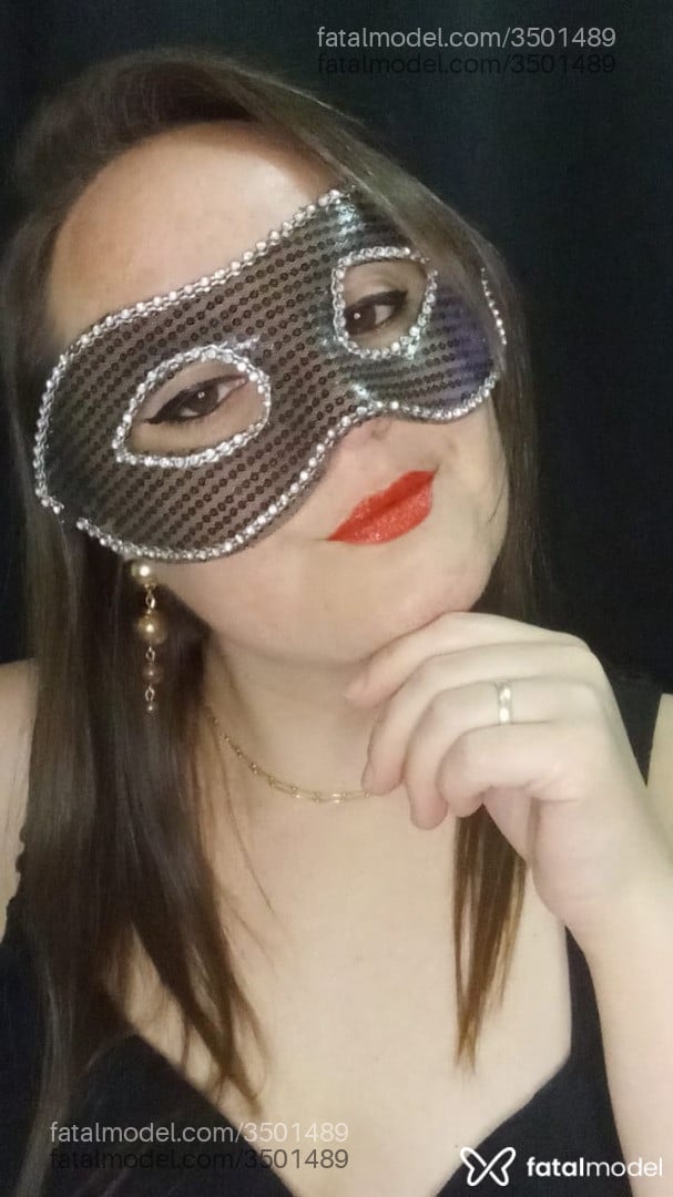Acompanhante mulher loira (o) de olhos castanhos - BrendaWife