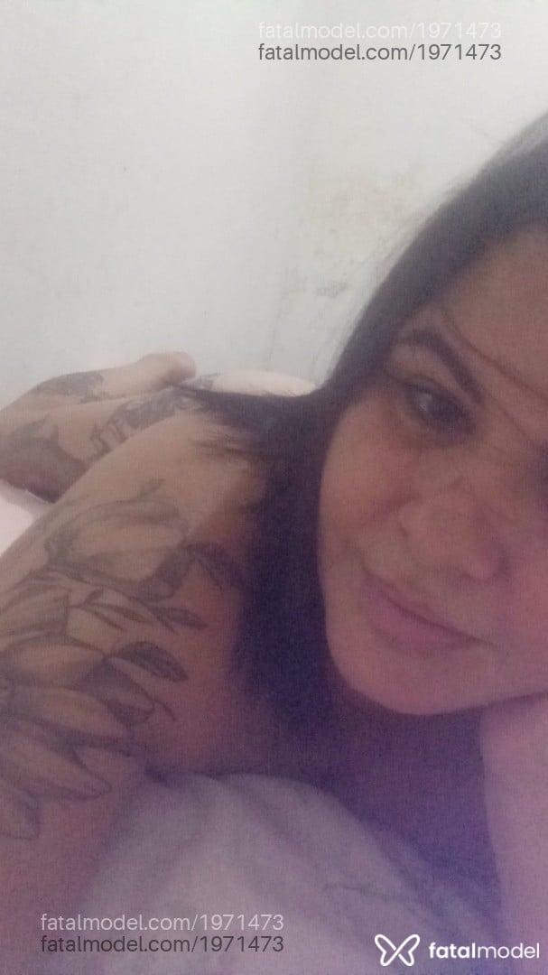 Acompanhante mulher com cabelo castanho de olhos castanhos - Sarah Acompanhante mulher com cabelo castanho de olhos castanhos - Sarah