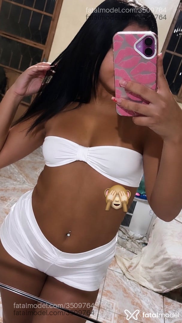 Acompanhante mulher morena (o) de olhos pretos - Larissa Vidal