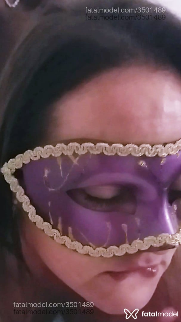 Acompanhante mulher loira (o) de olhos castanhos - BrendaWife