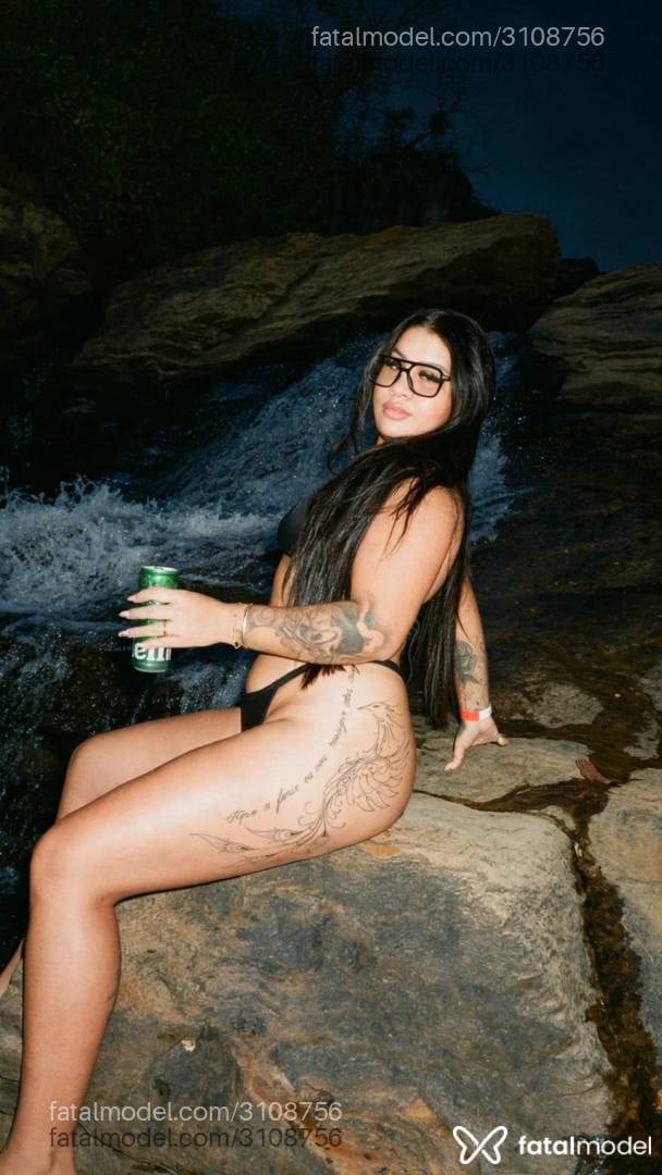 Acompanhante mulher morena (o) de olhos castanhos - Amanda