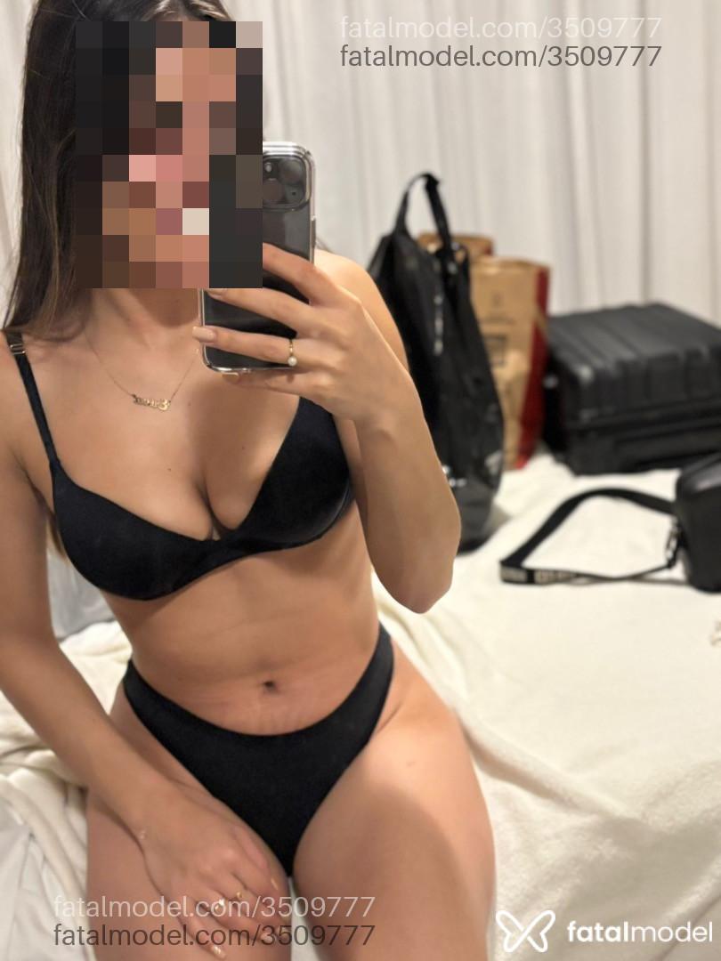 Acompanhante mulher com cabelo castanho de olhos castanhos - Victória