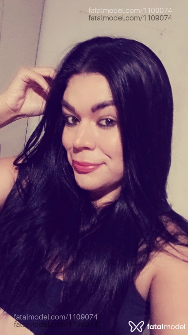 Acompanhante mulher trans morena (o) de olhos castanhos - Roberta Lopes