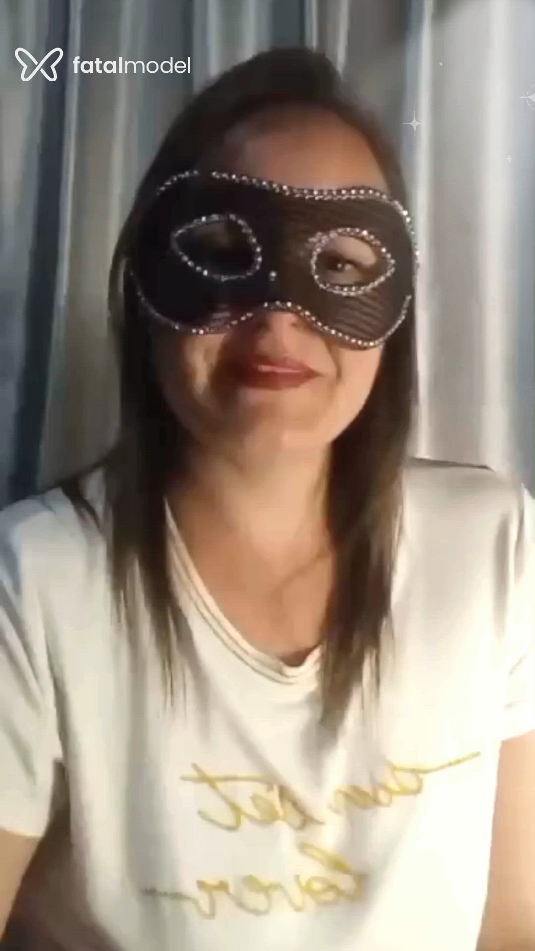 Acompanhante mulher loira (o) de olhos castanhos - BrendaWife