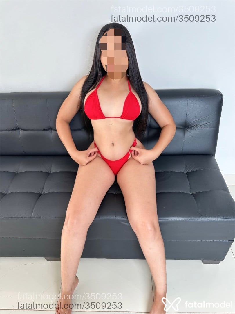 Acompanhante mulher morena (o) de olhos pretos - Amanda Lobato