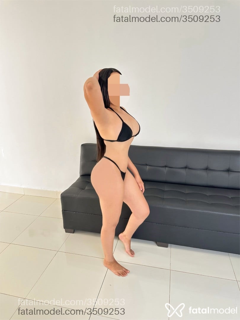 Acompanhante mulher morena (o) de olhos pretos - Amanda Lobato