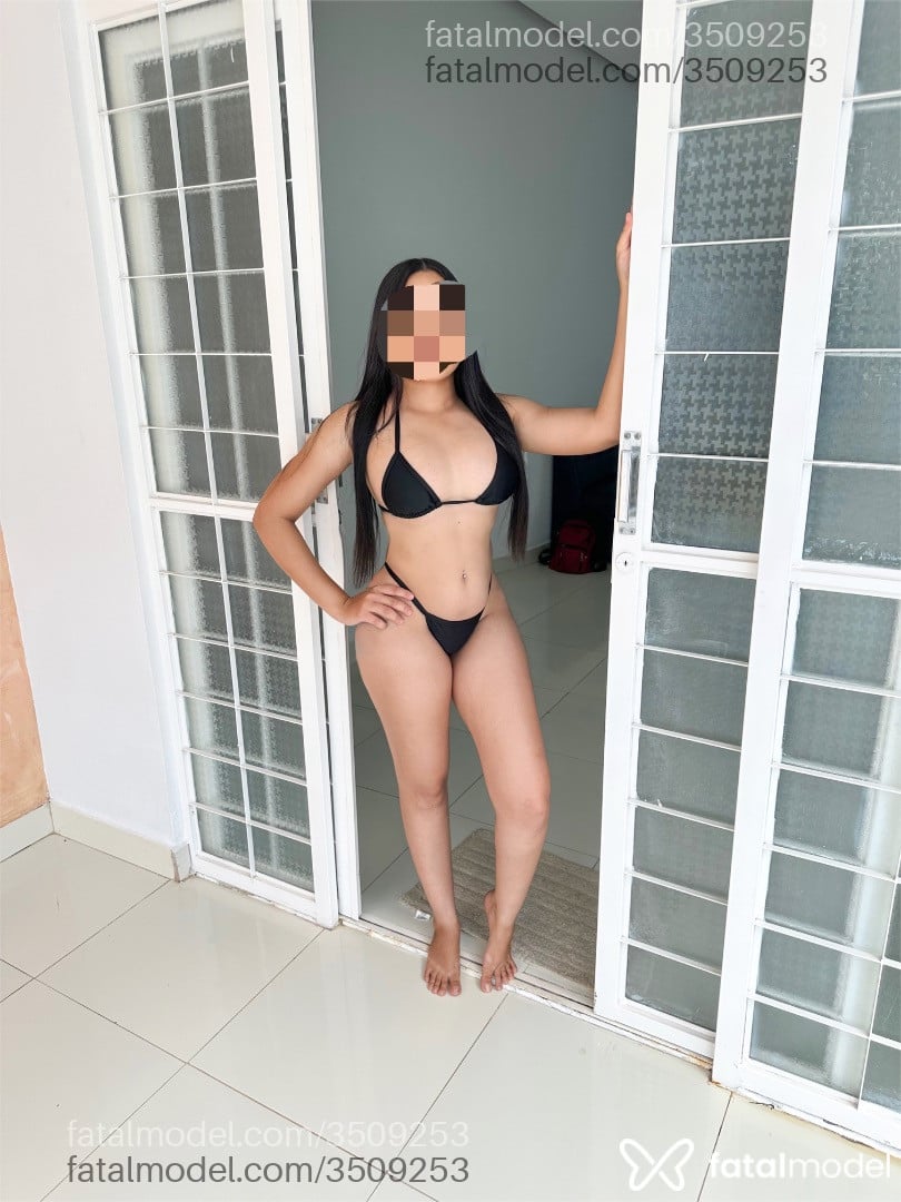 Acompanhante mulher morena (o) de olhos pretos - Amanda Lobato