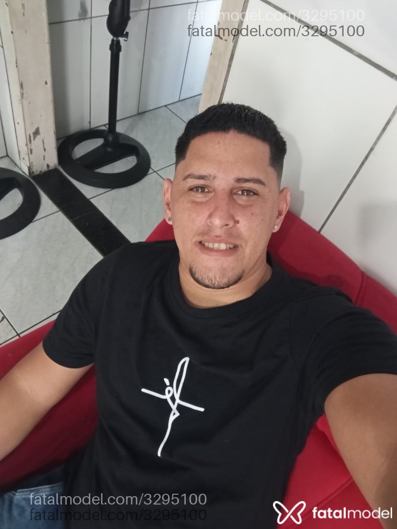 Acompanhante homem morena (o) de olhos mel - Extranjero