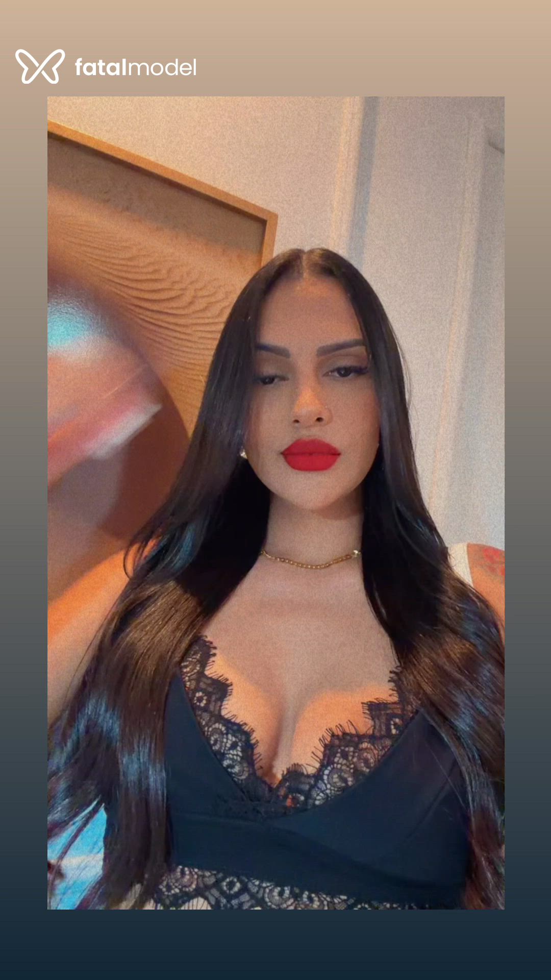 Acompanhante mulher com cabelo castanho de olhos castanhos - Bruna Acompanhante mulher com cabelo castanho de olhos castanhos - Bruna