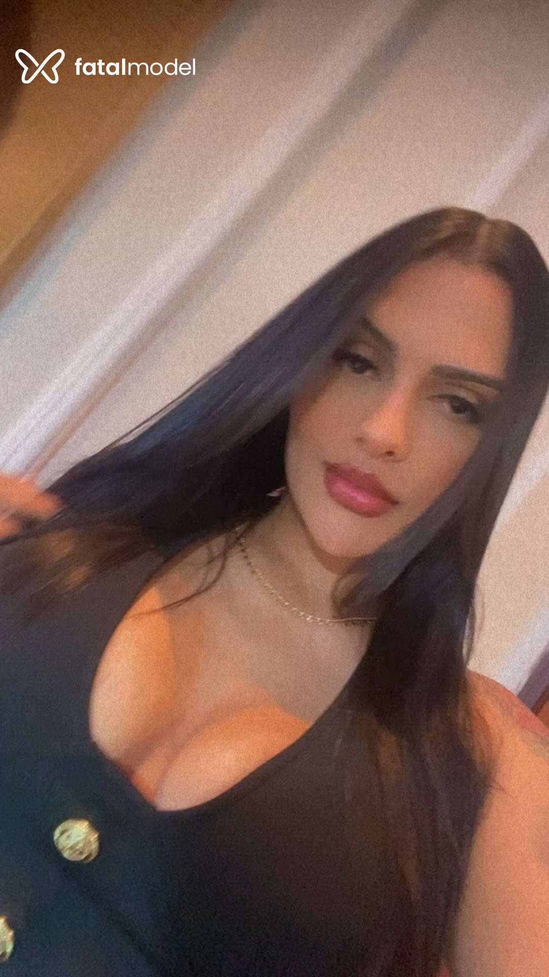 Acompanhante mulher com cabelo castanho de olhos castanhos - Bruna Acompanhante mulher com cabelo castanho de olhos castanhos - Bruna