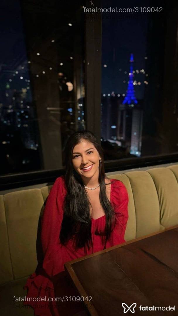 Acompanhante mulher morena (o) de olhos pretos em São Paulo - Agatha