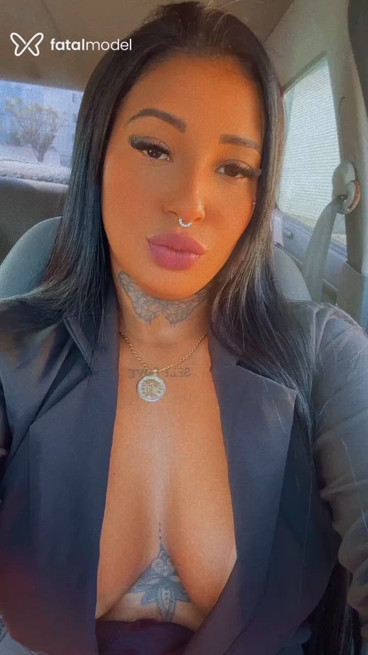 Acompanhante mulher morena (o) de olhos pretos - Eloa