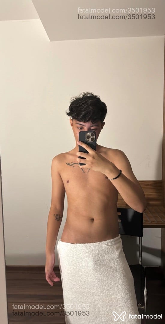 Acompanhante homem com cabelo castanho de olhos castanhos - Kayo Acompanhante homem com cabelo castanho de olhos castanhos - Kayo