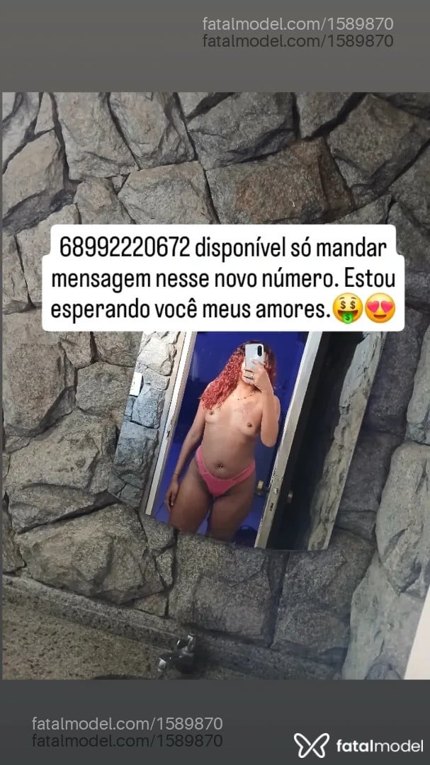 Acompanhante mulher loira (o) de olhos pretos - Emmanuelle