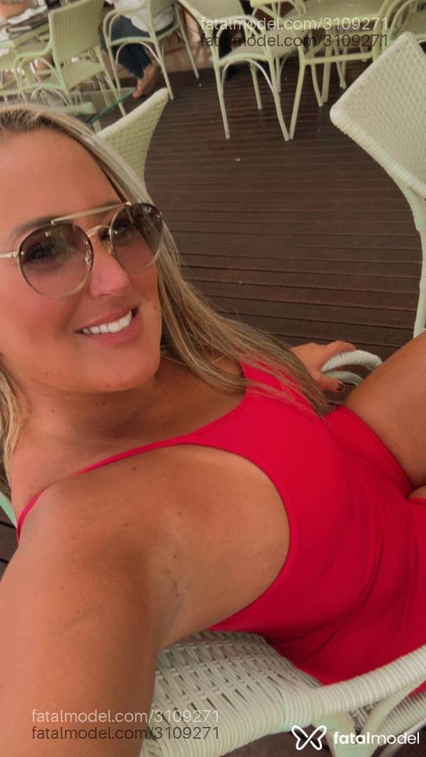 Acompanhante mulher loira (o) de olhos mel - Leona Ferraz