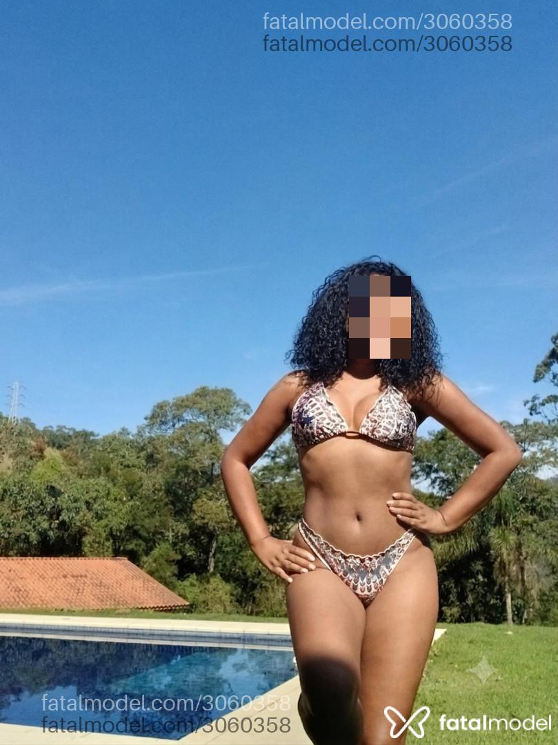 Acompanhante mulher morena (o) de olhos castanhos - Julia