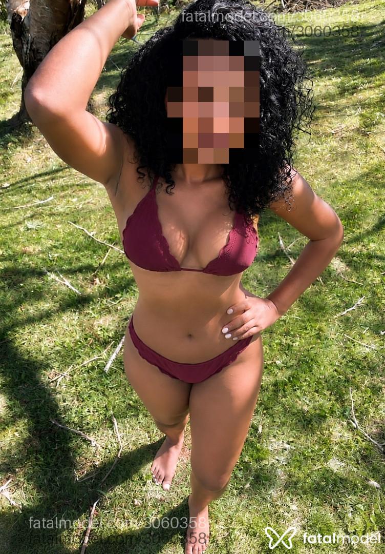 Acompanhante mulher morena (o) de olhos castanhos - Julia