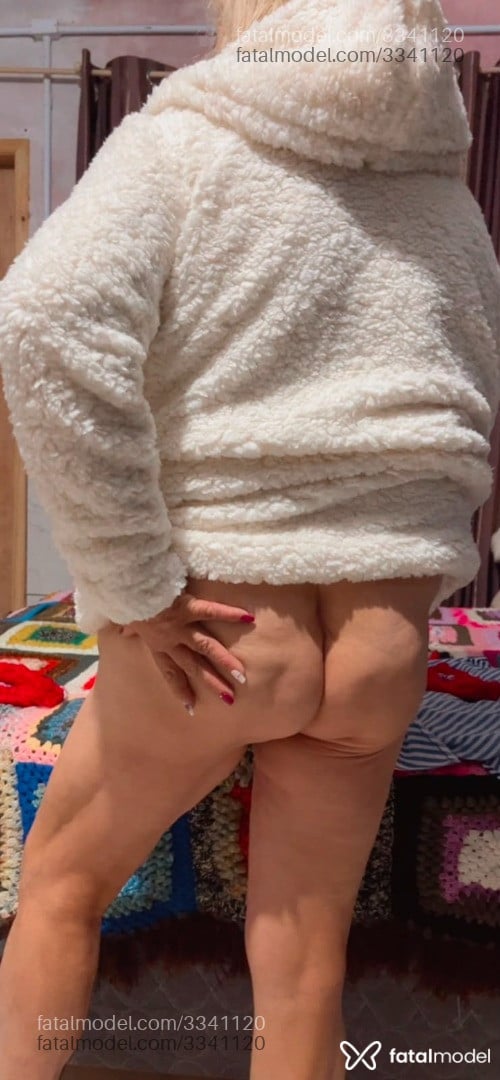 Acompanhante mulher loira (o) de olhos castanhos - Raquel Ávila
