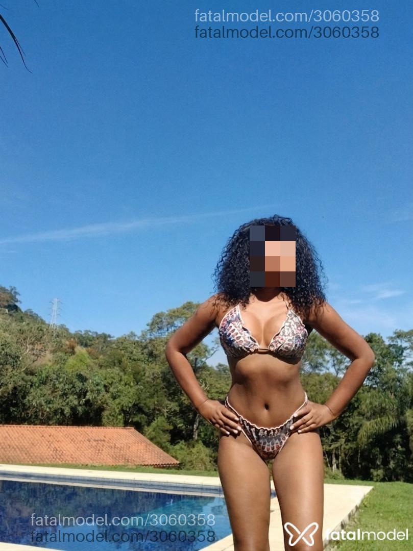 Acompanhante mulher morena (o) de olhos castanhos - Julia